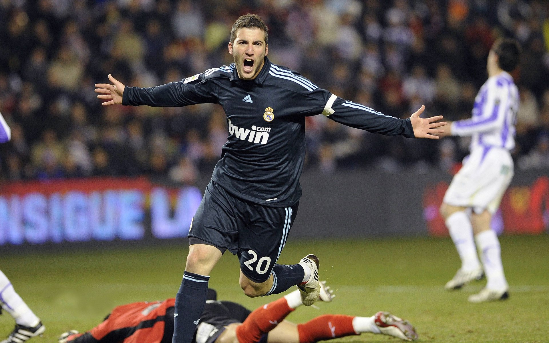 伤病潮致使西甲变阵,球队战术调整成为关键,西甲 球队