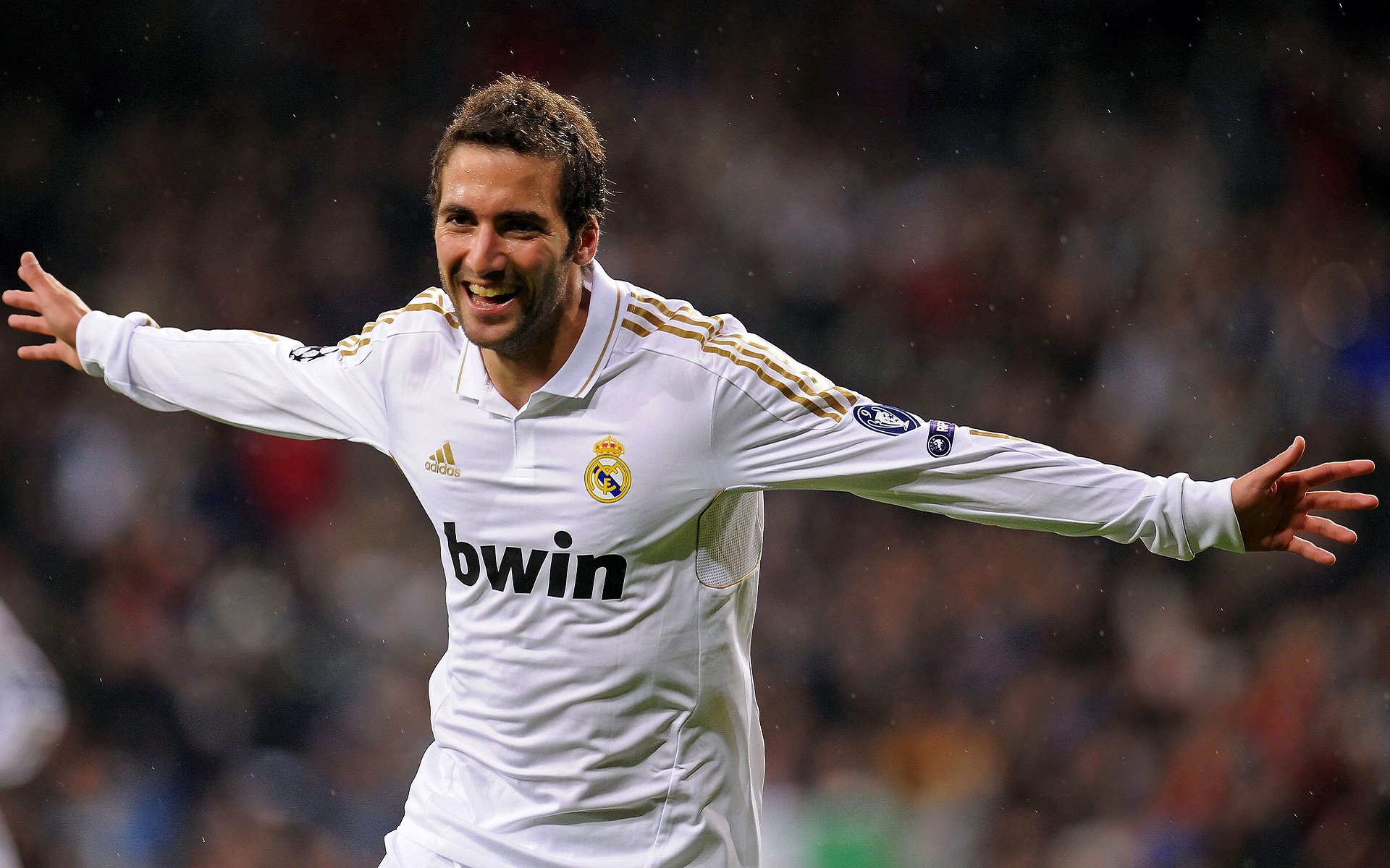 九游体育登录入口-夺冠秘诀：冠军队伍的战术打法与团队精神，冠军争夺